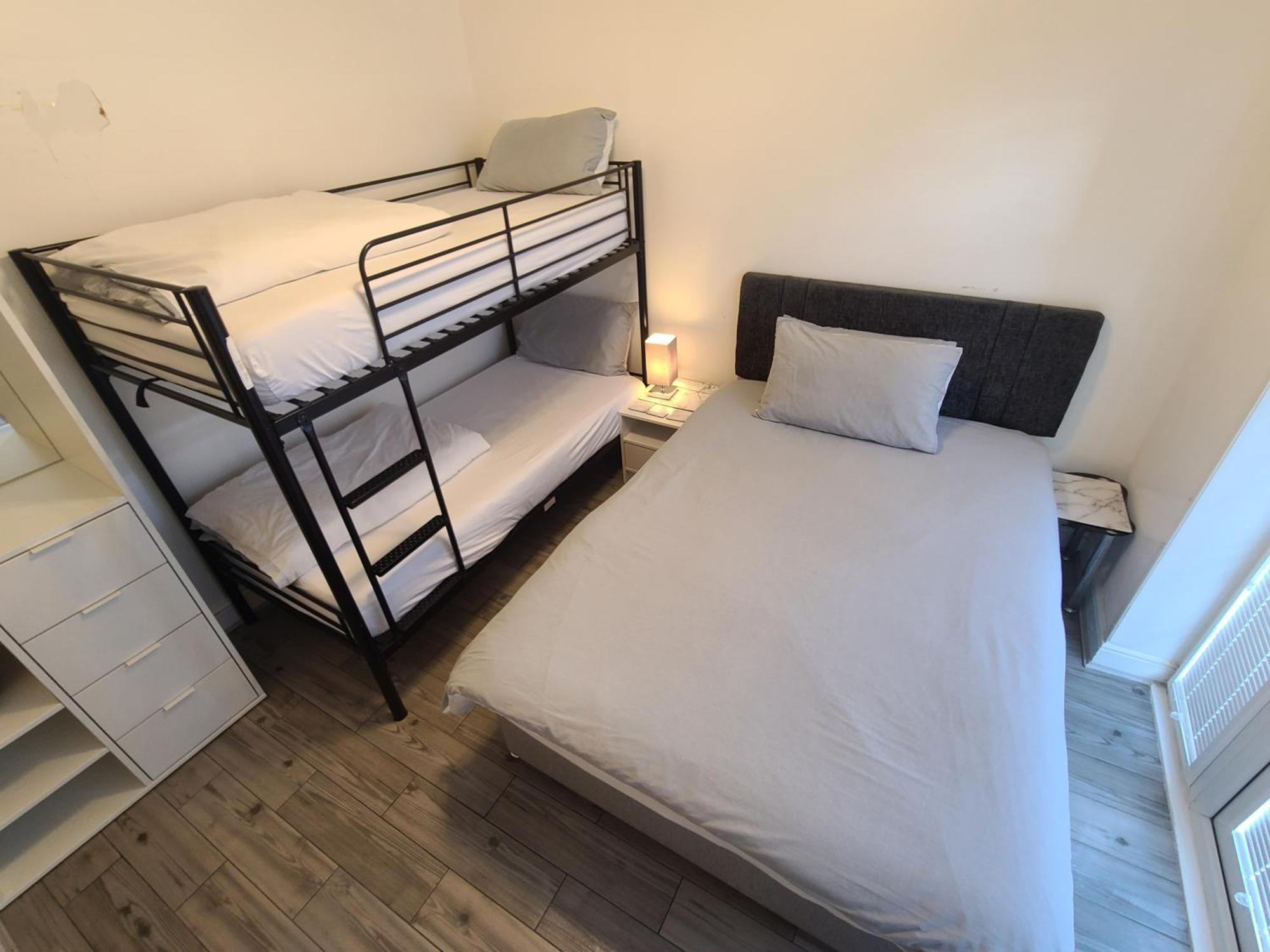 Ifield Gatwick Rooms-Travel Service-Airport Parking מראה חיצוני תמונה