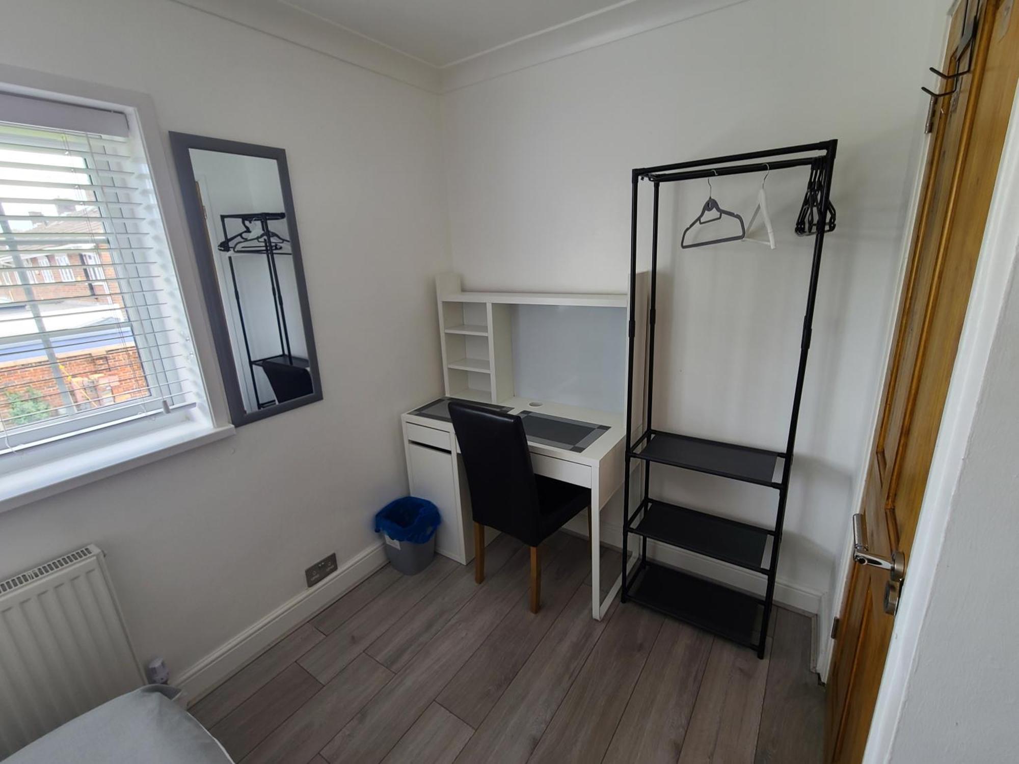 Ifield Gatwick Rooms-Travel Service-Airport Parking מראה חיצוני תמונה