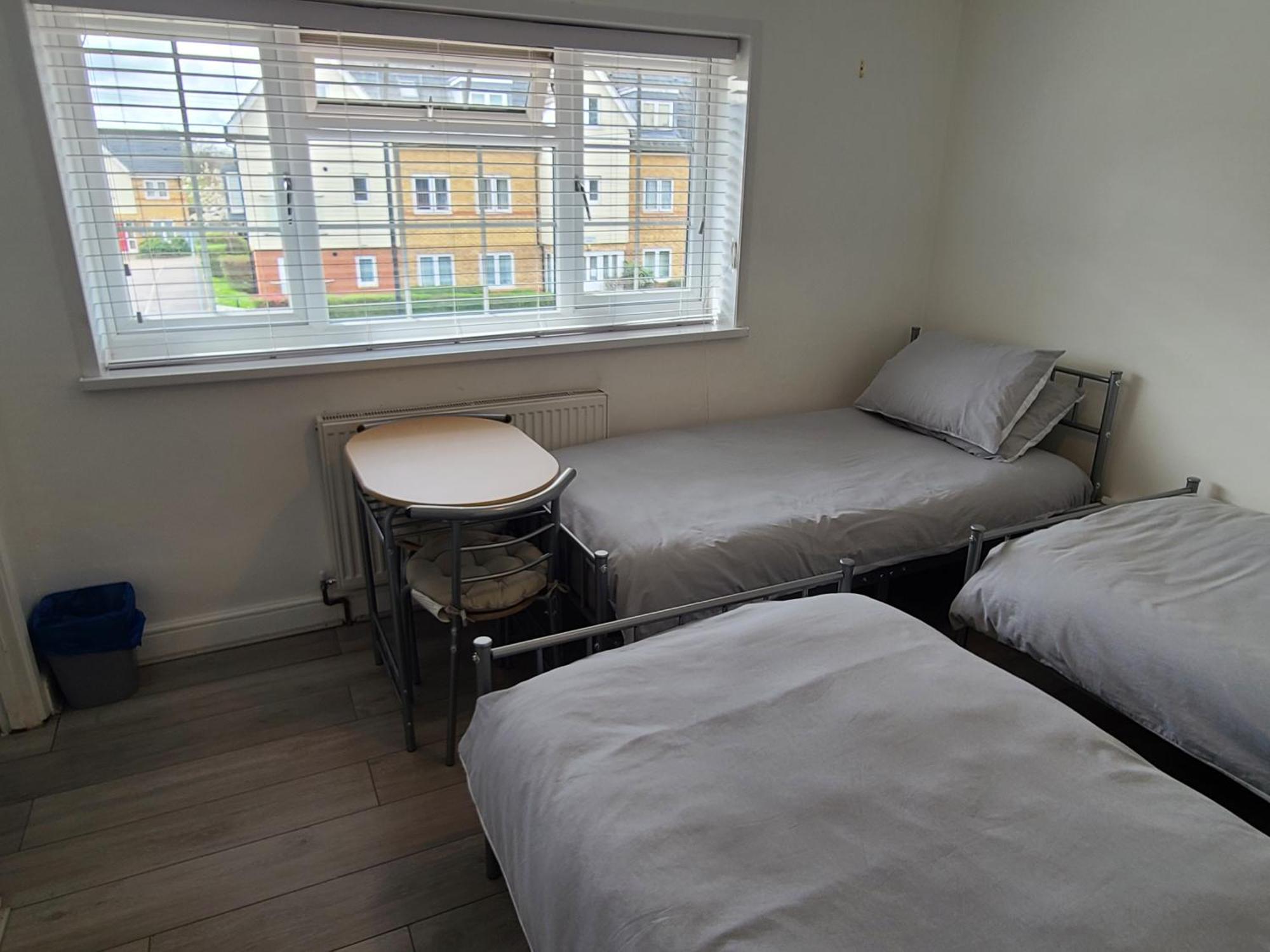 Ifield Gatwick Rooms-Travel Service-Airport Parking מראה חיצוני תמונה